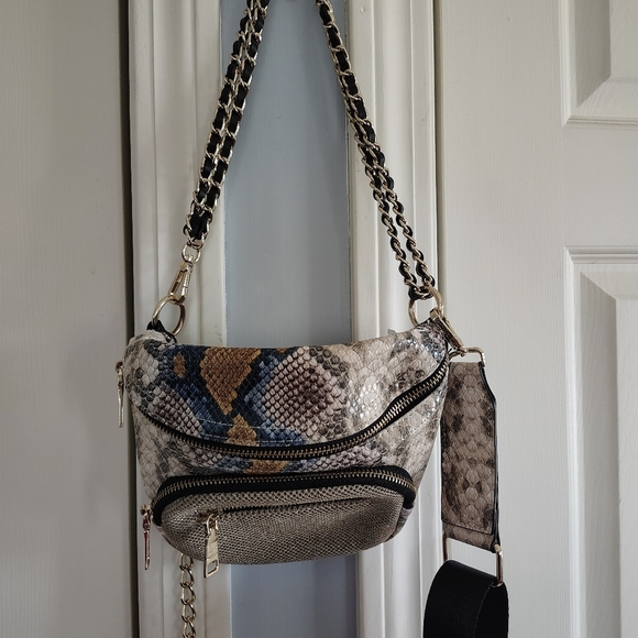 Steve Madden Cliff Multi Snake Crossbody Bag - Picture 2 of 10